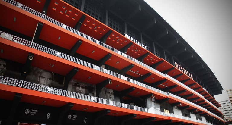 Fachada principal de Mestalla en una foto de archivo.