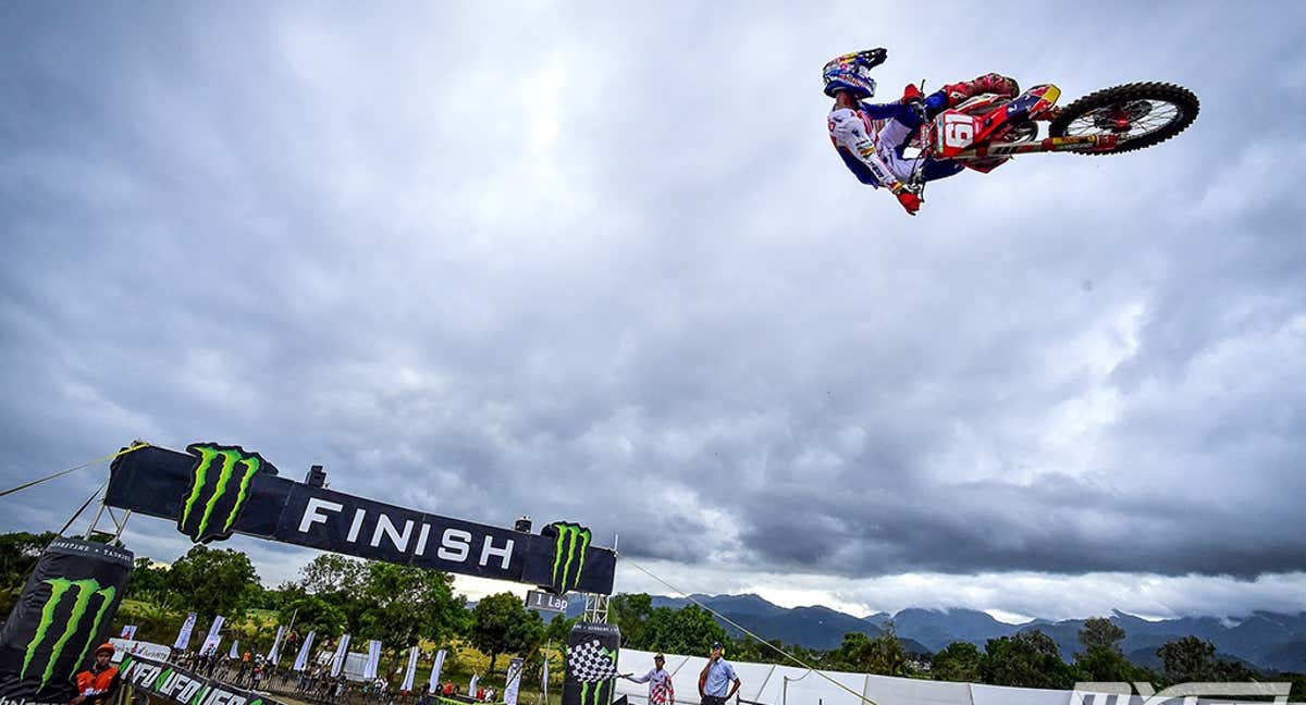 Jorge Prado tras conseguir la victoria en la primera manga de Lombok. /GasGas