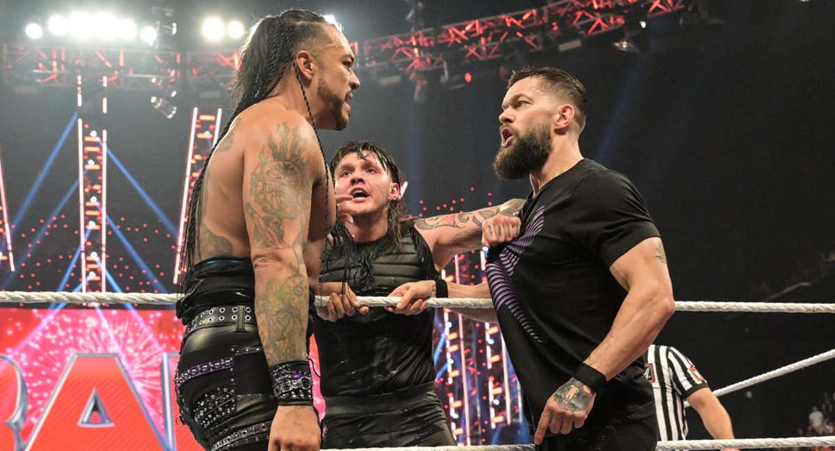 Damian Priest y Finn Balor discuten en Raw./WWE