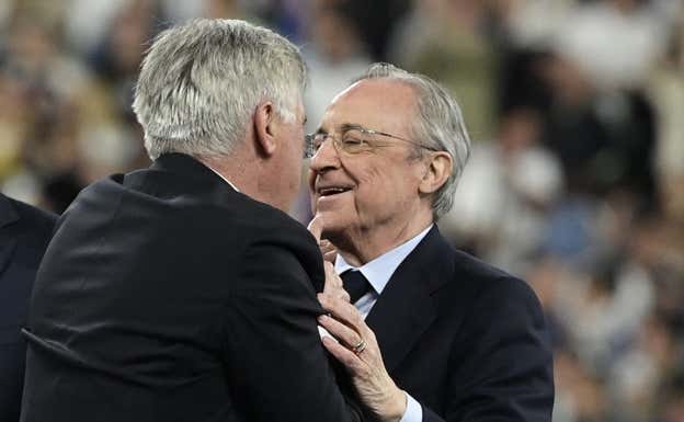 Carlo Ancelotti y Florentino Pérez. AFP