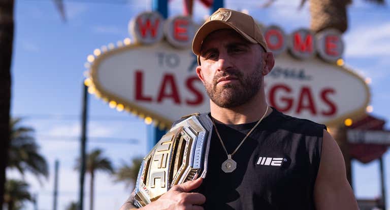 Alexander Volkanovski.