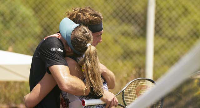 Paula Badosa, Stefanos Tsitsipas y el clavo ardiendo de la intimidad del vestuario
