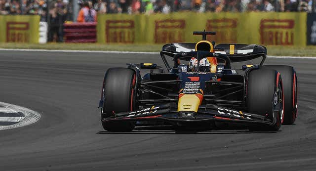 Red Bull da alas a Max Verstappen con un Carlos Sainz desatado
