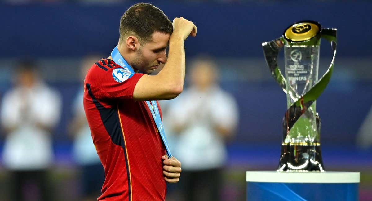 Abel Ruiz, con la medalla de subcampeón. /GETTY