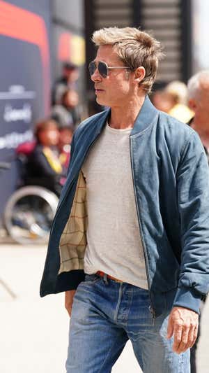 Brad PItt, en el paddock de Silverstone. DDPI