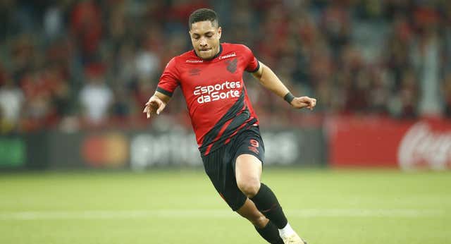 El Barcelona ya tiene su ‘9’ del futuro: Vitor Roque firma hasta 2031
