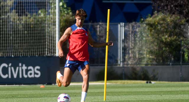 Joao Félix acabó el entrenamiento pidiendo explicaciones a Andrea Berta