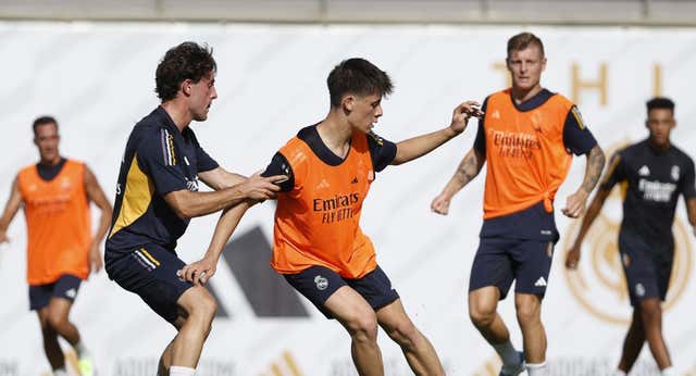 Taconazo y ‘sufrimiento’ de Güler, cicerone Kroos, Reinier vuelve por poco tiempo…: así fue el primer día del Real Madrid