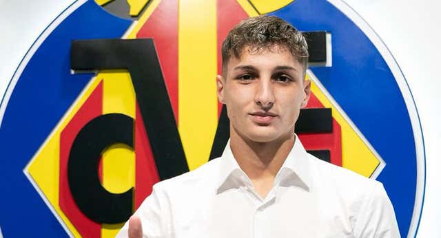 Un ‘Ferrari’ para el Villarreal: «Ayudaba a mi padre en el campo, él quería que estudiara para no acabar de agricultor«