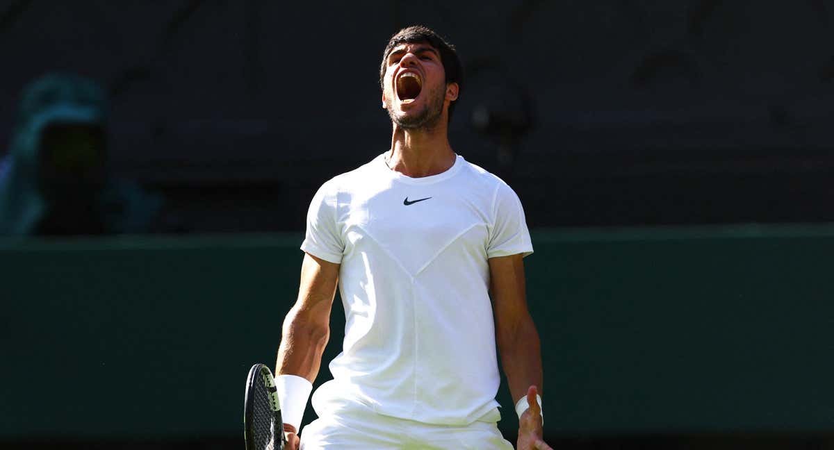 Carlos Alcaraz ya está en las semifinales de Wimbledon./REUTERS