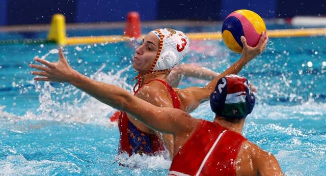 España cae en el debut pero coge un atajo en el Mundial