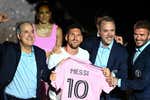 La tormenta eléctrica para y Messi llega al estadio para su presentación con Inter Miami