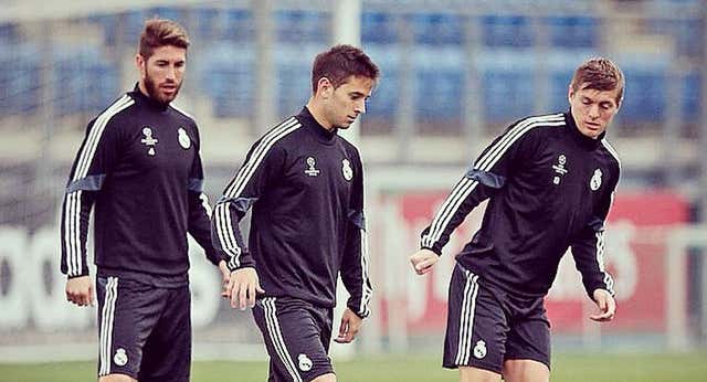 El shock de entrar en el grupo de WhatsApp del Real Madrid: así es para un canterano la gira de EE.UU.