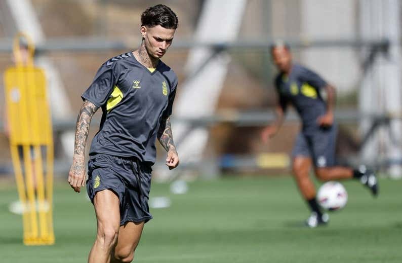 Las Palmas rescinde a Joel Domínguez, el jugador condenado por maltrato