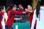 España arranca con buen pie... pero sin puntería