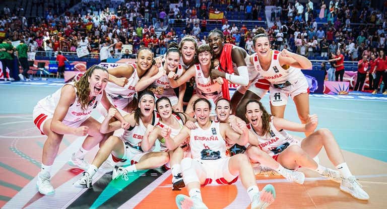La Selección española celebra el pase a las semifinales en el Mundial Sub-19.