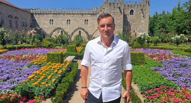 El lado más personal de Carlos Carvalhal: «Mi visión holística de la vida tiene mucho que ver con mi infancia»