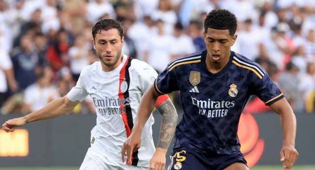 Bellingham brilla como ‘todocampista’ en su debut
