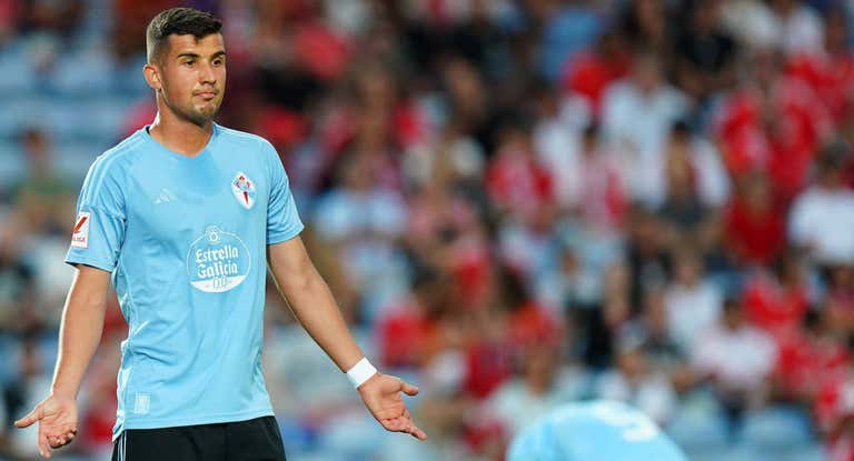 Carlos Domínguez, en un partido de pretemporada con el Celta.