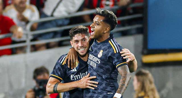 Valverde y Vinicius protagonizan una victoria de película en Los Ángeles