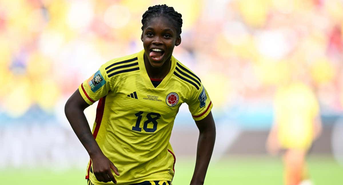 Linda Caicedo celebrando el gol.