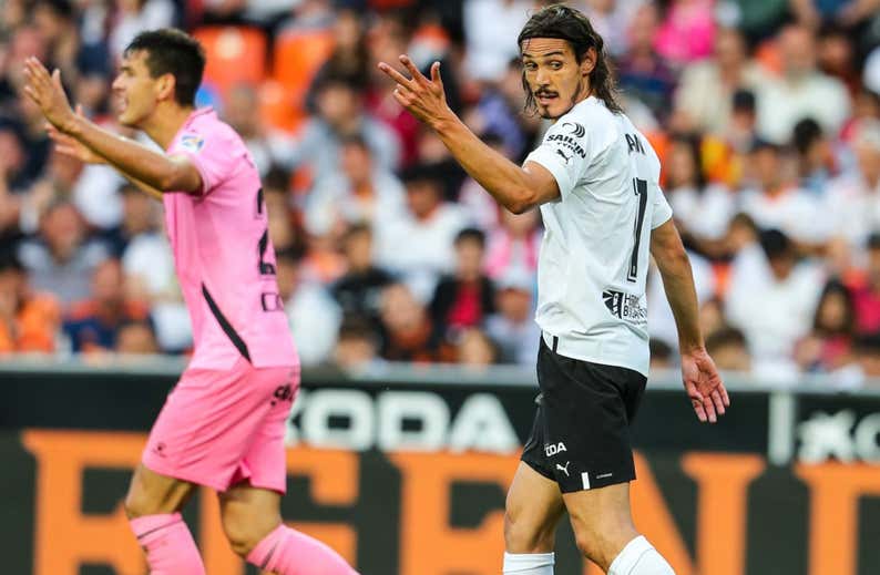 Cavani tiene cinco días para firmar la rescisión si quiere jugar en Boca