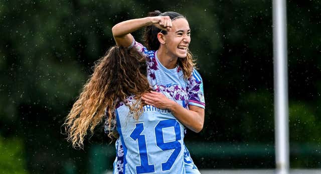 Júlia Bartel y Txell Font llevan a la Sub-19 a una nueva final