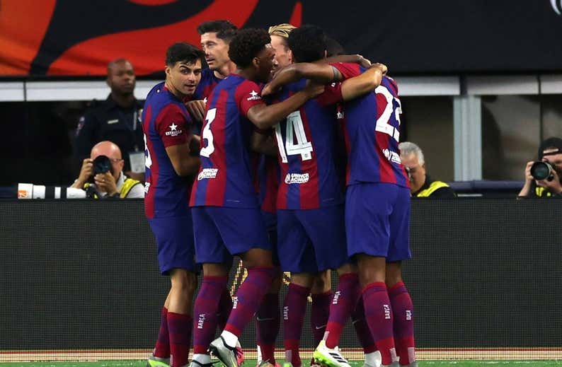 El cuadrado de Xavi destruye el rombo de Ancelotti