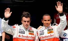 Fernando Alonso y el incidente con Hamilton que todavía escuece: “La gente siempre me pone en el lado malo”