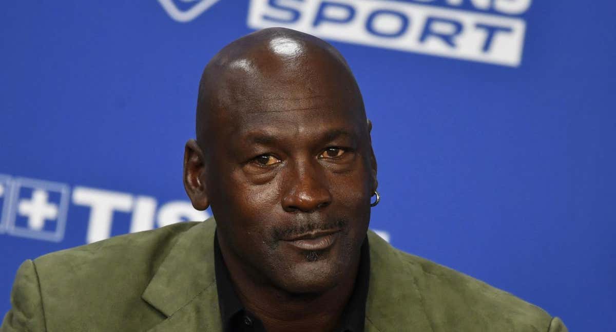 Michael Jordan completa la venta de los Charlotte Hornets