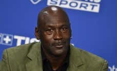 Michael Jordan completa la venta de los Charlotte Hornets