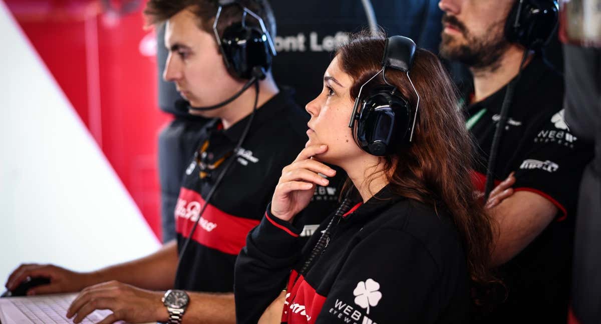 Laura Villadelprat, ingeniera junior de fiabilidad y operaciones de Alfa Romeo Sauber en Fórmula 1. /Alfa Romeo Sauber