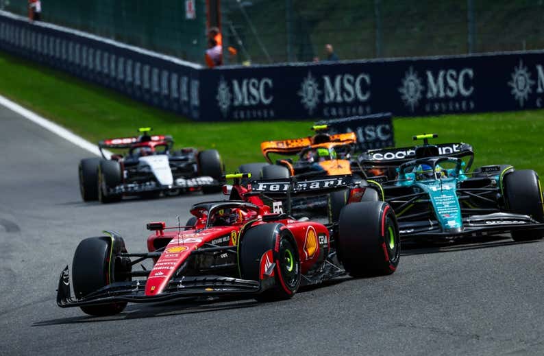 La prueba de la verdad corona a Alonso y respalda a Sainz frente a Leclerc