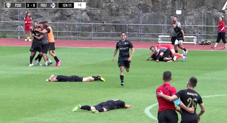 El Santa Coloma celebra su épica remontada ante el Sutjeska.