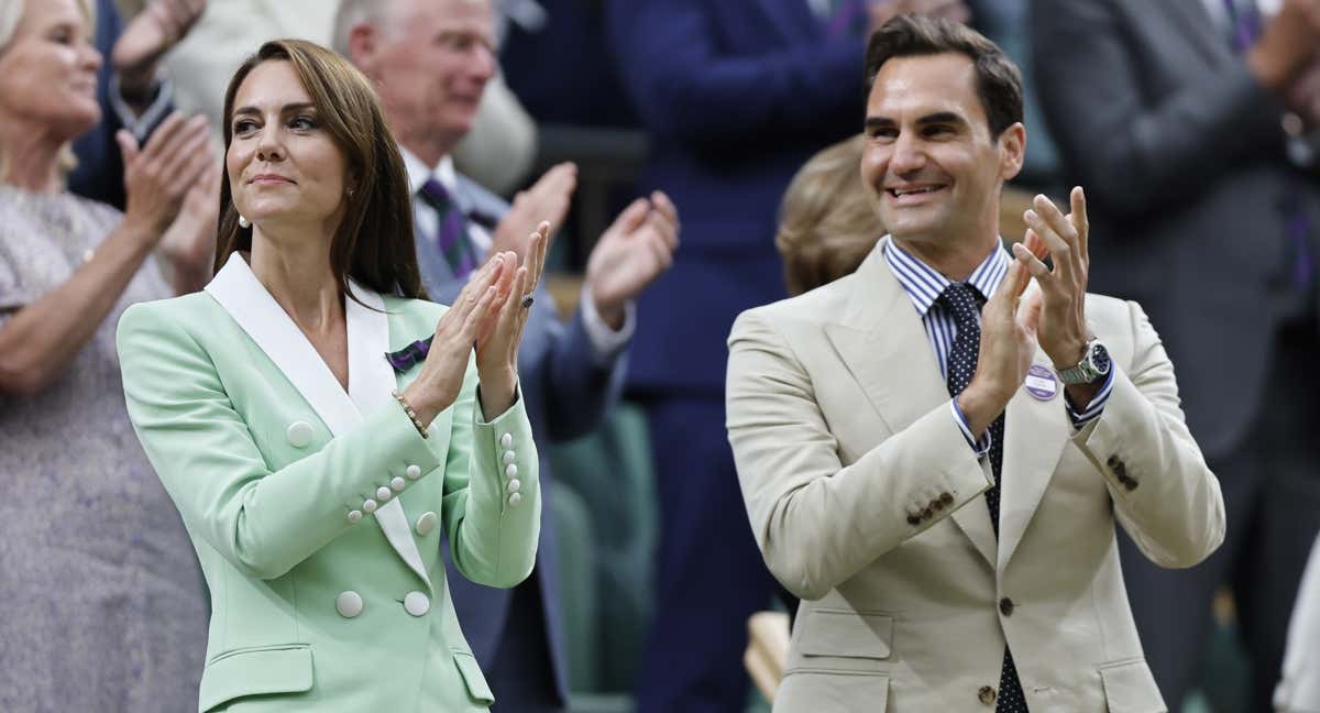 Roger Federer viendo la final de Wimbledon. /EFE