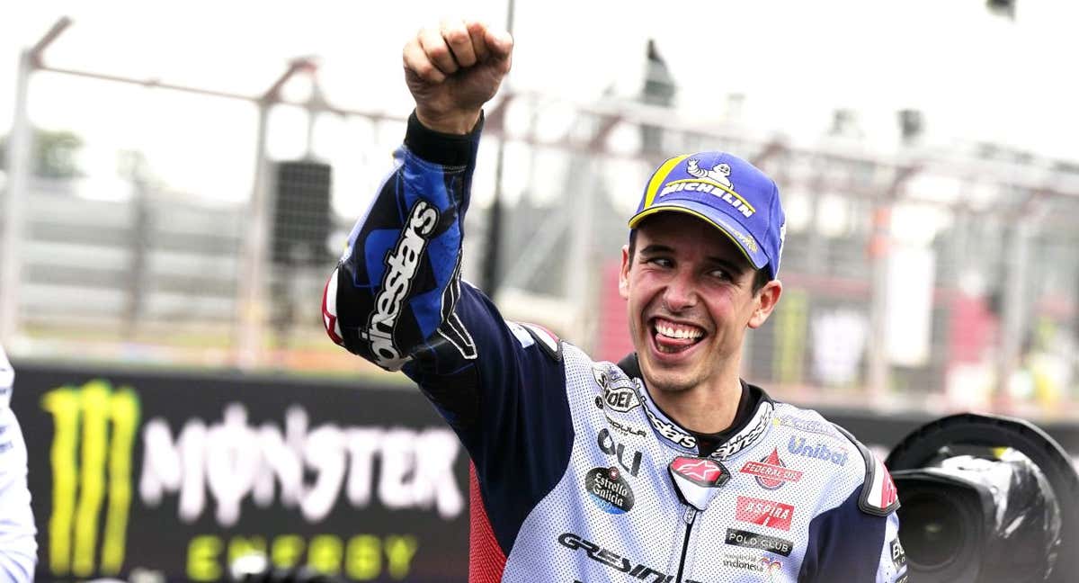 Álex Márquez celebra el triunfo conseguido este sábado.