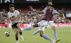 El Aston Villa de Emery se lleva el trofeo Naranja ante un Valencia que reclama fichajes