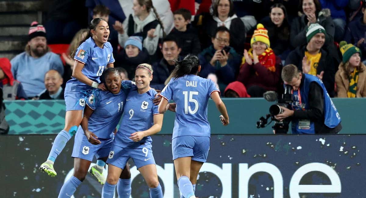 Las francesas celebran el gol de Eugenie Le Sommer. /FIFA