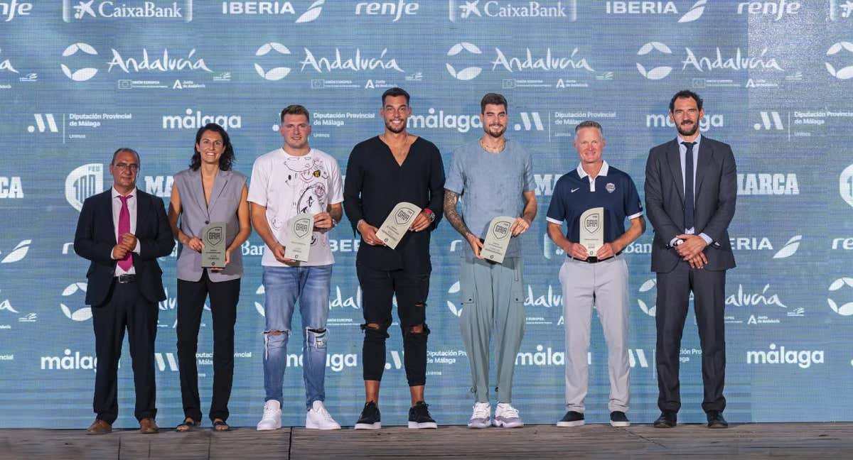 Algunos de los premiados de la gala de la FEB./FEB