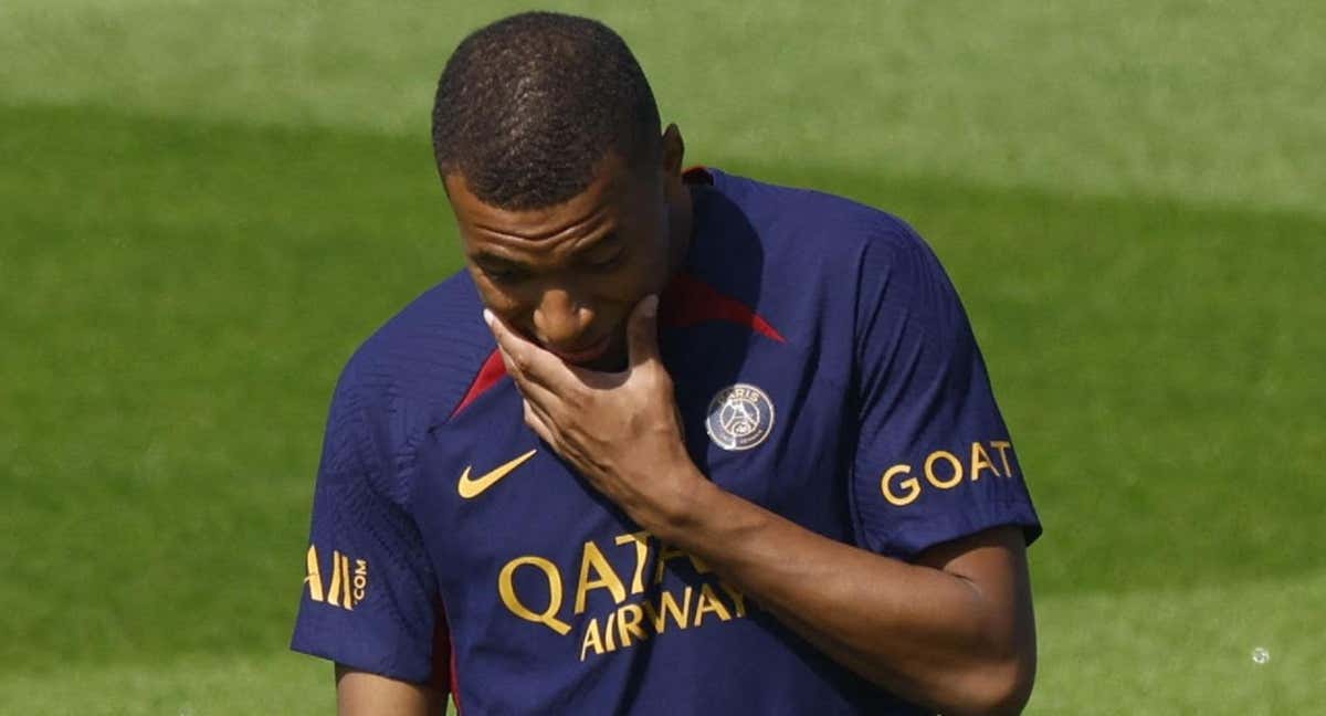 Mbappé, durante un entrenamiento con el PSG /REUTERS