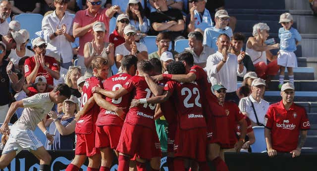 El follón lo monta Osasuna en el debut de Benítez