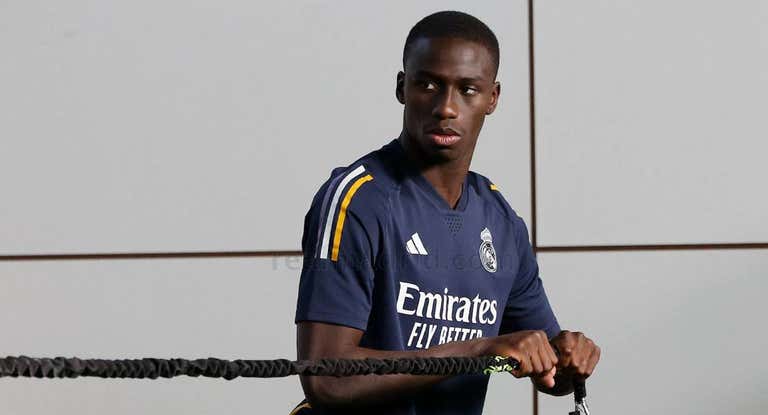 Mendy, en un entrenamiento con el Madrid.