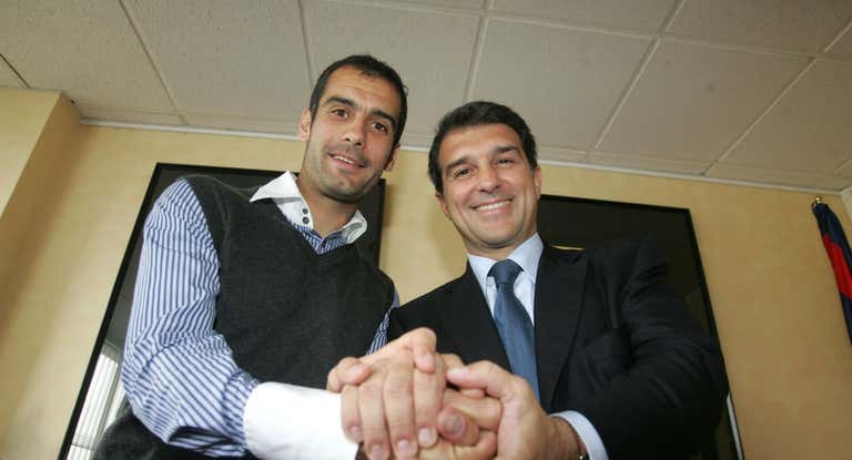 Laporta y Guardiola, en junio de 2008, cuando el de Santpedor firmó como entrenador del primer equipo.