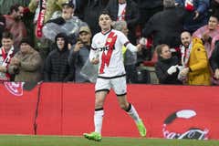 Atlético y Rayo anuncian el traspaso de Camello... con 'mensaje' al Cádiz