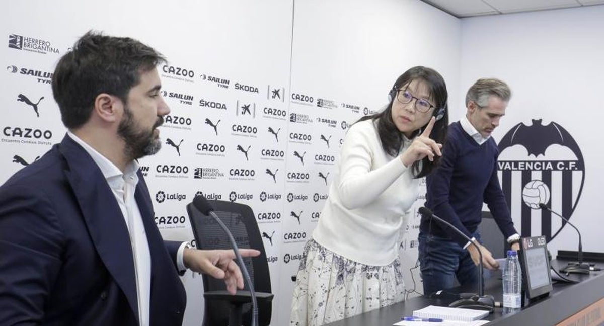 Solís, Lay Hoon y Corona.