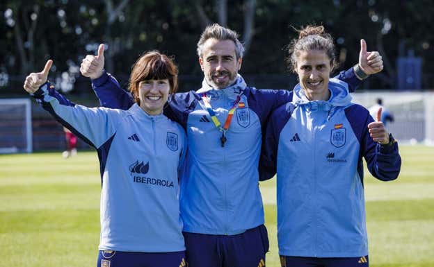 Blanca Romero, Jorge Vilda y Montse Tomé, durante el Mundial 2023.  RFEF