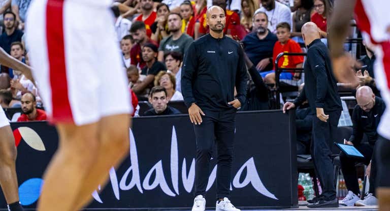 Jordi Fernández, durante el España-Canadá en el Palacio de los Deportes de Granada.