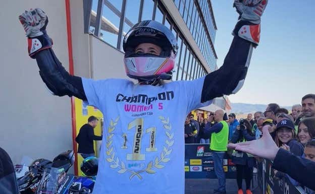 Beatriz Neila tras conseguir el título en la primera edición del Women's European Championship.  Redes Sociales