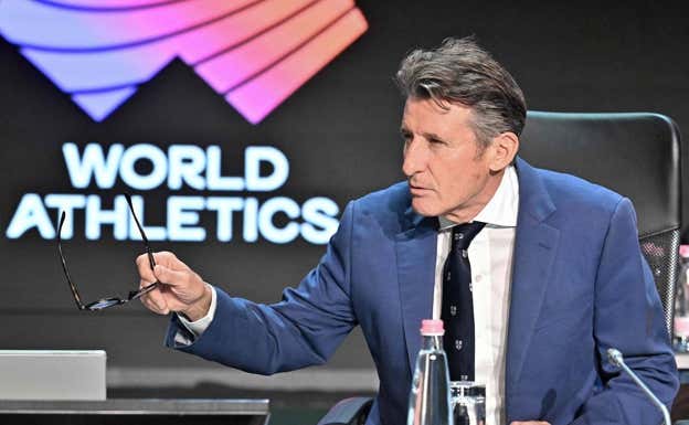 Sebastian Coe (66), en una rueda de prensa en el Mundial de Budapest.  ATTILA KISBENEDEK / AFP