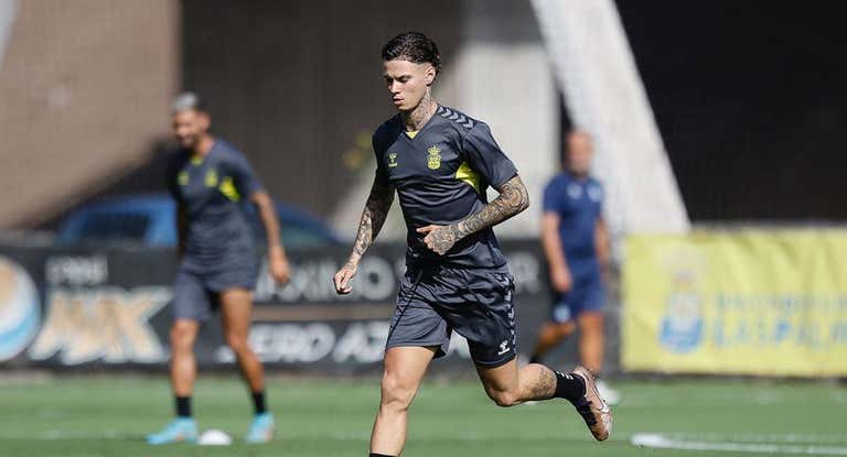 Joel Domínguez, durante un entrenamiento con Las Palmas.